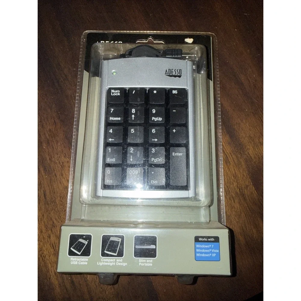 Adesso AKP-150 Wired Retractable USB Numeric Keypad for Windows‎ 7+ NEW IN BOX